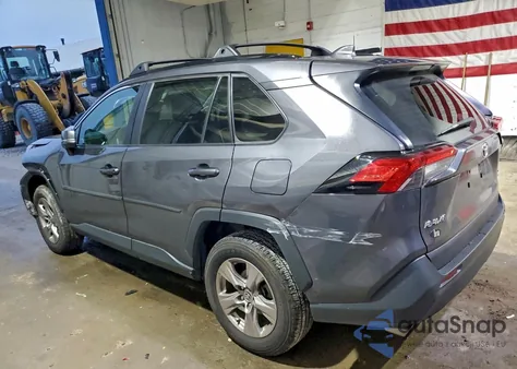 2022 Toyota Rav4 Xle z USA, uszkodzony, nr VIN 2T3P1RFV6NW280982